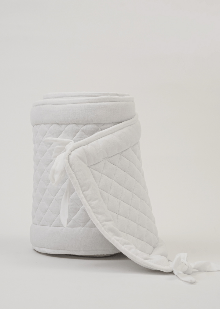 Ensemble complet de literie pour lit bébé avec barrière motif cheval à bascule