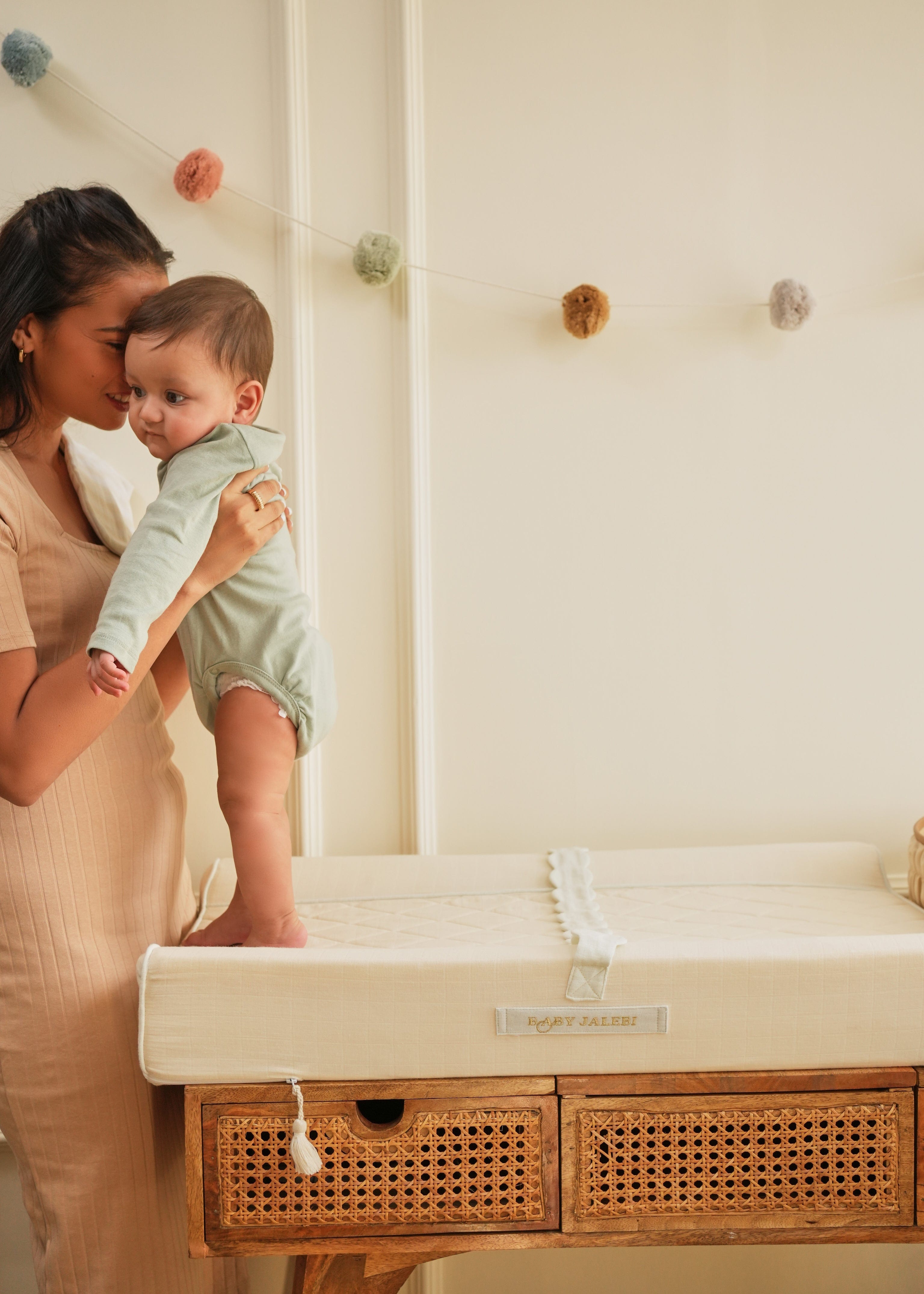 La estación para cambiar - Ecru