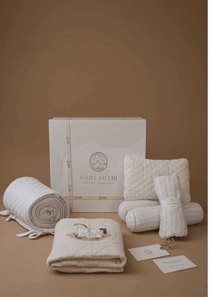 Ensemble complet de literie pour lit bébé avec barrière motif cheval à bascule