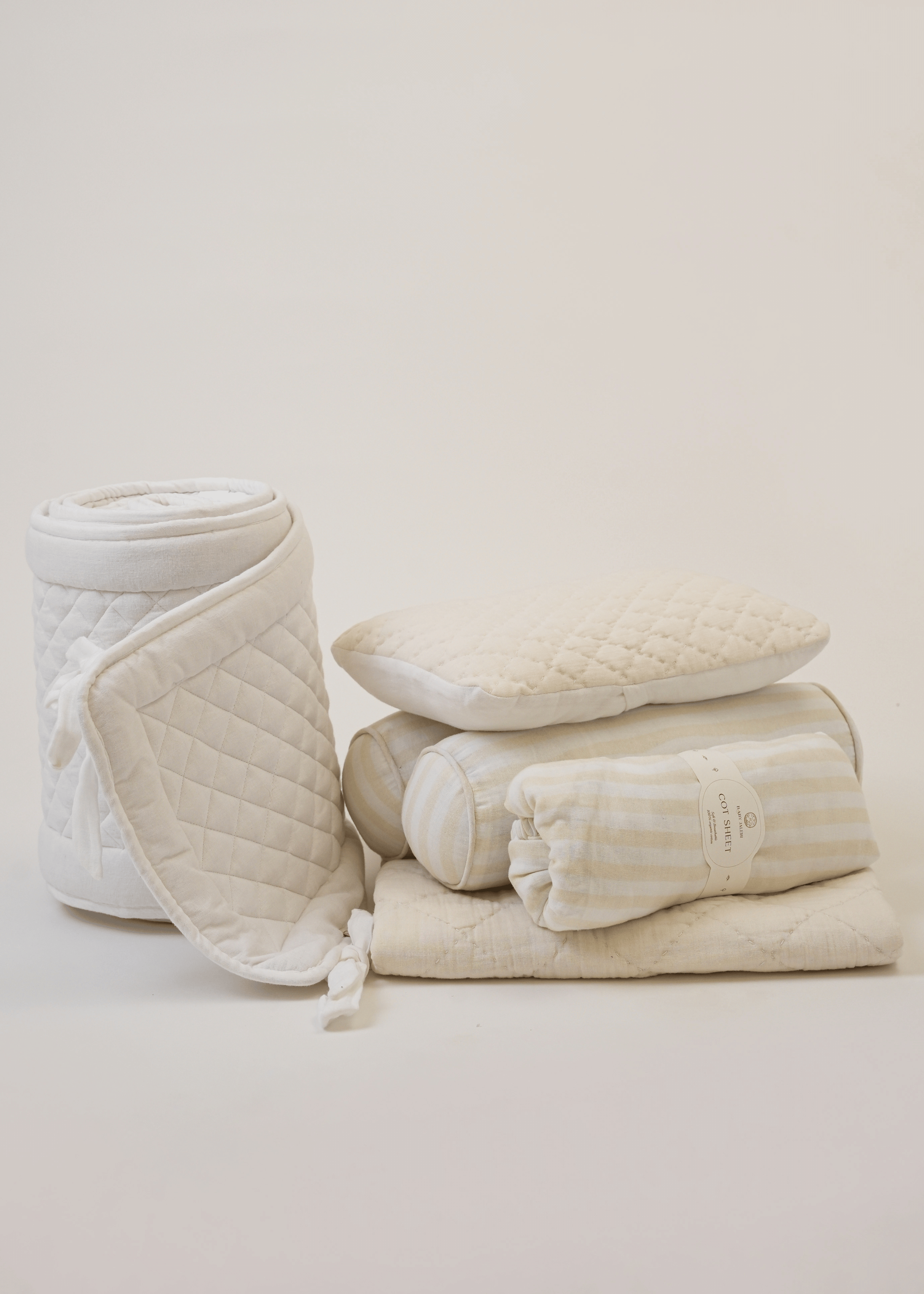 Ensemble complet de literie pour lit bébé avec barrière motif cheval à bascule