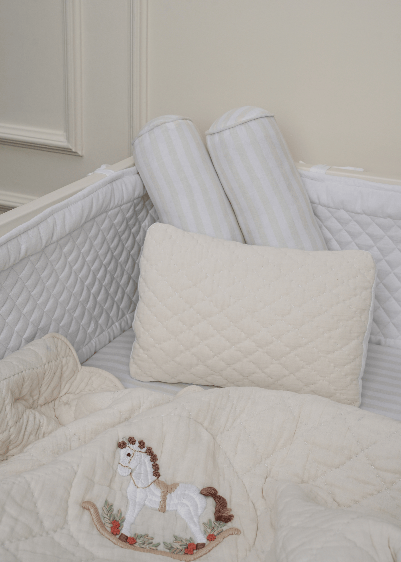 Комплект постельного белья для кроватки-качалки